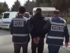 Gaziantep’te çalıntı otomobilden indi, kaçarken polise ateş etti