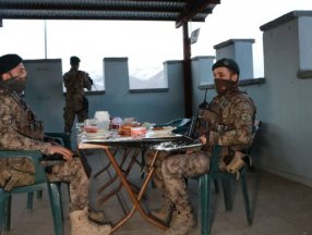 Hakkari'de özel harekat polisleri ilk iftarını açtı