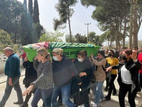 Aydın’da 35 yıllık kocasının öldürdüğü kadını hemcinsleri taşıdı