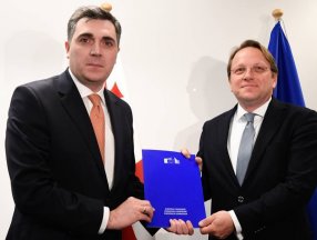 Gürcistan ve Moldova'nın AB'ye üyelik süreçleri başladı
