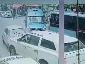 Ümraniye'de direksiyon başında rahatsızlanan sürücü dehşet saçtı