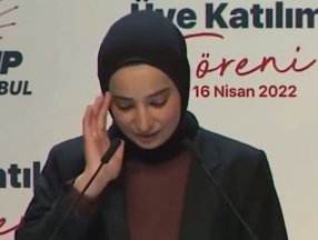 CHP'ye üye olan genç üniversiteliden Kemal Kılıçdaroğlu'na 'başörtüsü' övgüsü