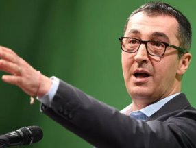 Cem Özdemir'den Ukrayna önerisi: Kıtlığı önlemek için silah gönderin