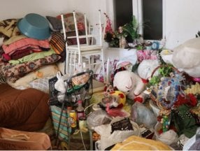 Aydın'da bir evden çıkan 4 kamyon çöpün temizlenmesi 2 gün sürdü