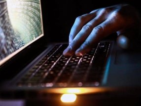 İngiltere hükümetinde casus yazılım tehlikesi