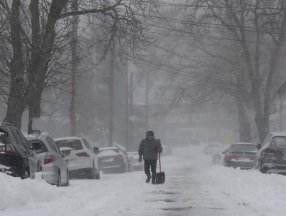 ABD'de kar fırtınası 300 bin kişiyi elektriksiz bıraktı