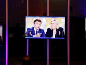Macron ve Le Pen'in canlı yayında ikna gücü ankete yansıdı