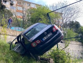 Ortaköy'de pedalları karıştıran sürücü kaza yaptı