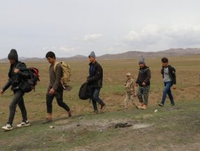 Türkiye - İran sınırında jandarmanın kaçak göçmen operasyonu
