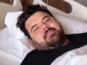 Eser Yenenler ameliyat oldu