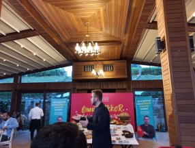 Şef Ömür Akkor, yeni kitabı Balıkesir Gastronomi Atlası'nı tanıttı