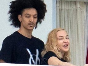 Madonna küçük sevgilisinden ayrıldı