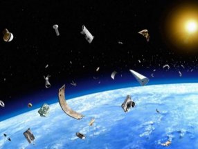 Hindistan'daki üç köye uzay çöpü düştü