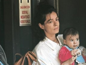 Özge Özpirinçci'nin kızı göründü