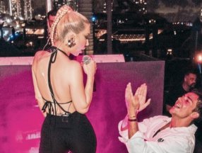 Hande Yener Amerika'ya gitti