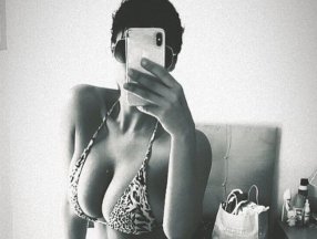 Tuğba Ekinci'ye bikinisi küçük geldi