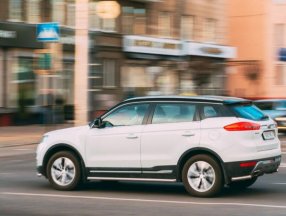 Geely, Çinli akıllı telefon üreticisi Meizu'yu satın aldı