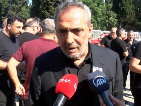 Yavuz Bingöl'den annesinin cenaze töreninde sitem