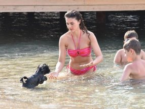 Burcu Özberk mekanı terk etti