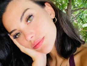 Tuvana Türkay tatil pozunu paylaştı