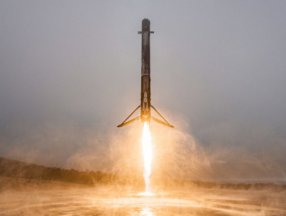 SpaceX, 36 saat içerisinde 3 roket fırlattı ve geri indirdi