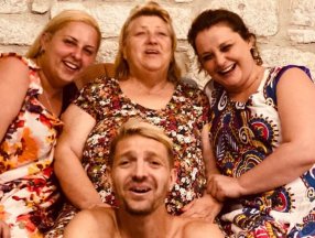 Caner Erkin'in aile fotoğrafı