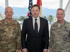 Elon Musk, Pentagon ile birlikte çalışacak