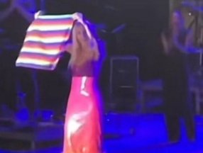 LGBT bayrağı açan Gülşen'e Tuğba Ekinci'den tepki