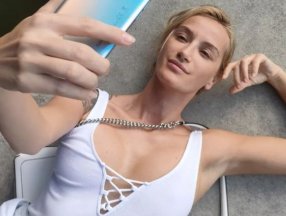 Didem Soydan'dan mini elbiseli ayna pozu