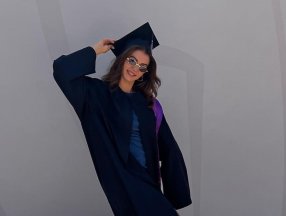 Burcu Özberk, üniversiteden mezun oldu