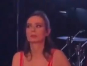 Yıldız Tilbe, Merve Boluğur'u sahneye çıkardı