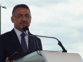 Fuat Oktay: Afetlerde tatilde gezenler varken biz yatırımları hayata geçiriyoruz