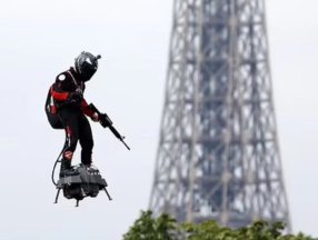 JetRacer uçan aracını test edecek gönüllüler aranıyor