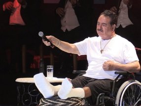 İbrahim Tatlıses, kaza sonrası sahneye çıktı