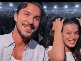 Pınar Deniz ve Kaan Yıldırım el ele