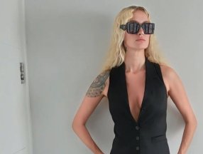 Didem Soydan yelek giydi