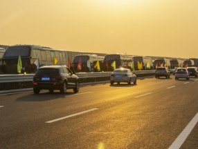 Çin, mıknatıslı uçan arabaları test ediyor