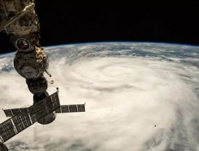 ABD'yi etkisi altına alan lan Kasırgası uzaydan görüntülendi