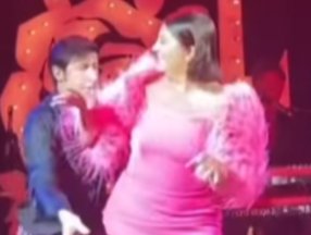 Sibel Can oğlunun düğününde coştu