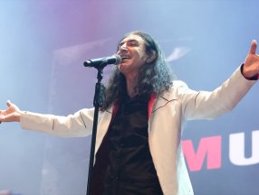 Murat Kekilli, Kuruçeşme Açıkhava'da konser verdi
