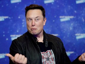 Elon Musk Twitter'ı satın alma sürecini tamamladı