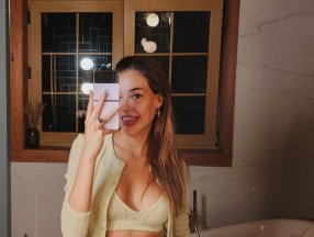 Dilan Çiçek Deniz ile Neslihan Atagül’den küvet pozu