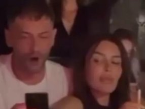 Selin Ciğerci gözünü sevgilisinin telefonundan alamadı