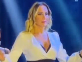 Asena, yıllar sonra oynadı