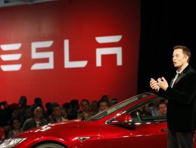 Elon Musk, 2 yıl boyunca Tesla hissesi satmayacak