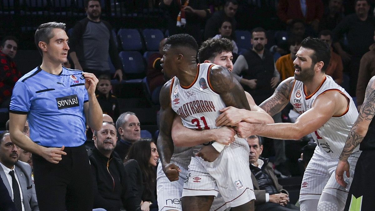 Galatasaray'a Dylan Ennis'den iyi haber