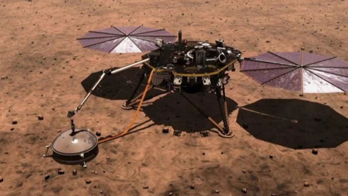 InSight detects seismic waves on Mars for the first time