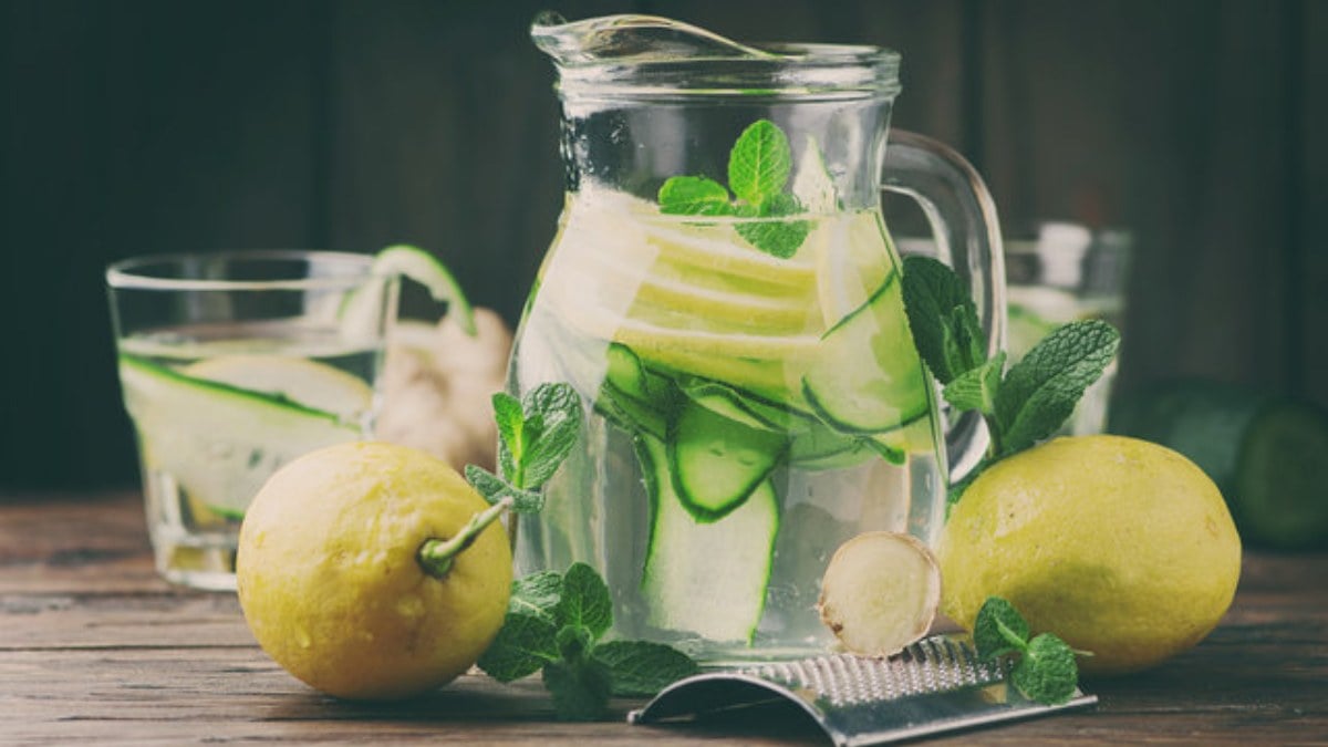 25 miraculous benefits of drinking lemon water when hungry