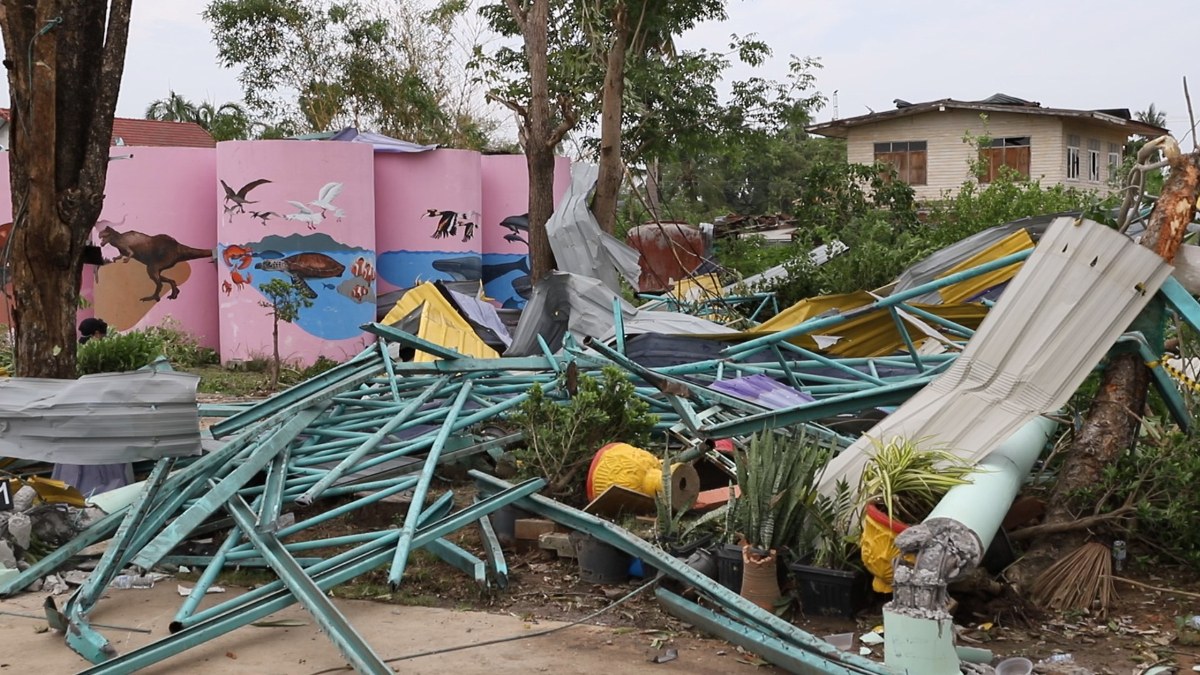 School roof collapsed in Thailand: 7 people died