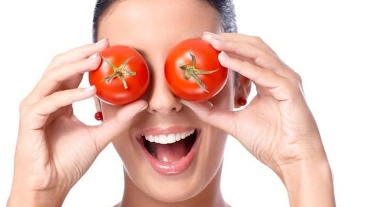 Miracle from tomatoes!  Be sure to try these masks for a smooth skin.